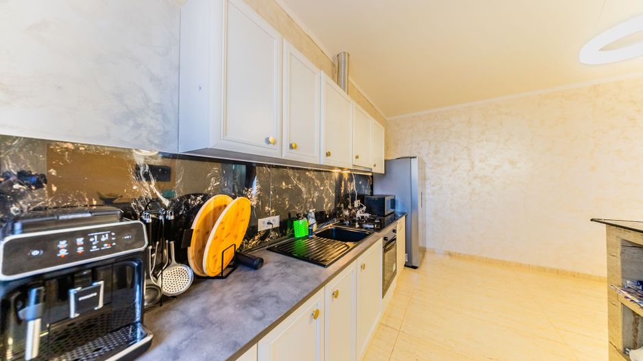 Apartament 3 camere la casa foarte spatios comision 0% - Poză 3