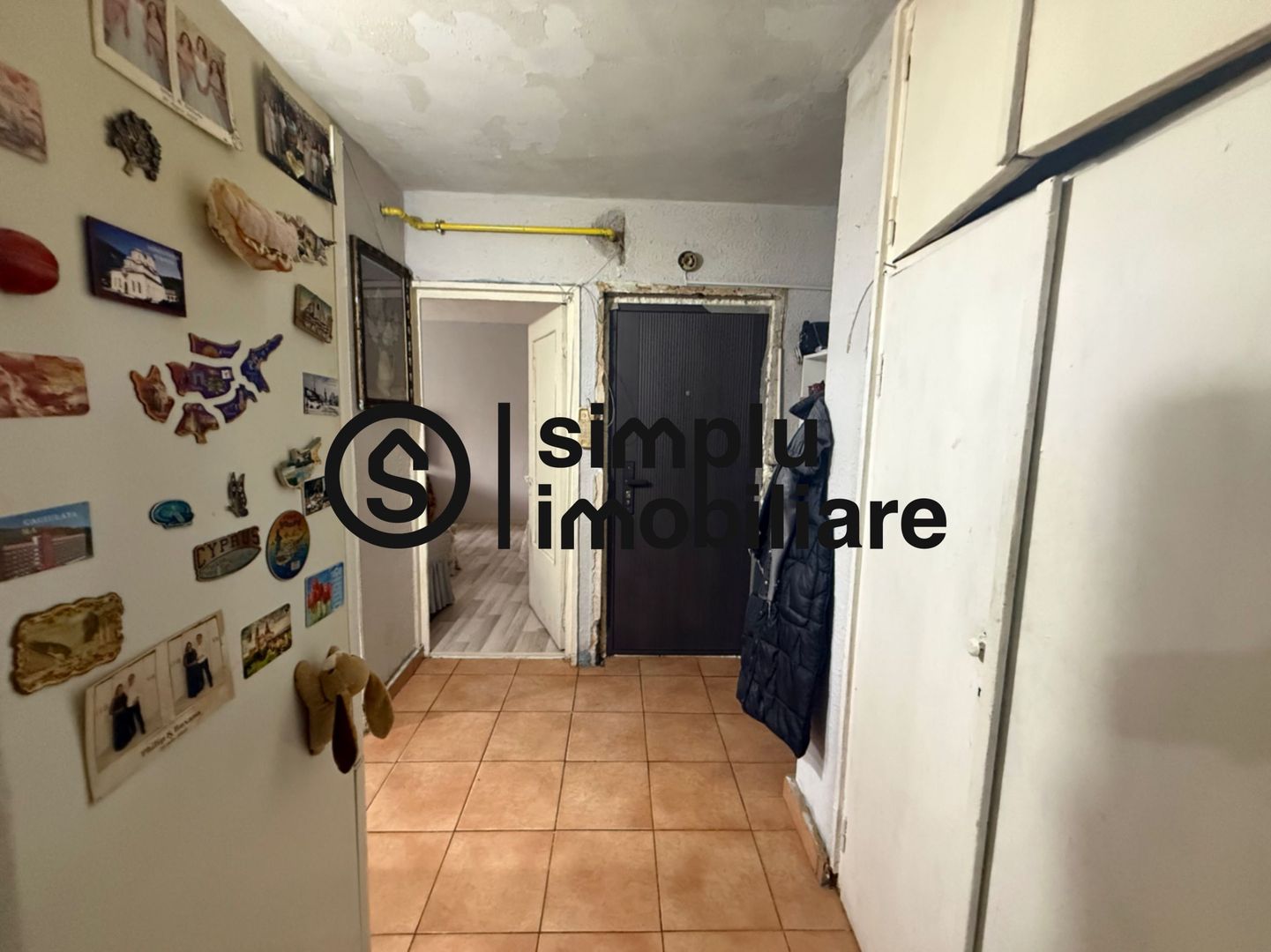 Apartament 2 camere Decomandat 1 Mai zona Pelendava et 1/4 - Poză 3