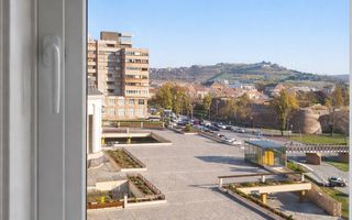 Apartament spațios cu 4 camere, 100 mp utili, triplă orientare. - Poză 2