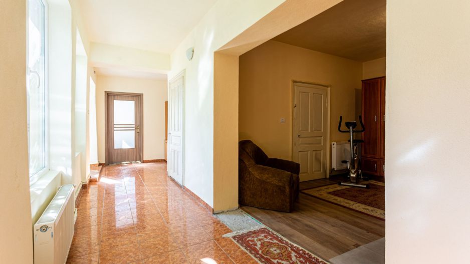 Oportunitate! Casă individuală în Pârneava. - Poză 5