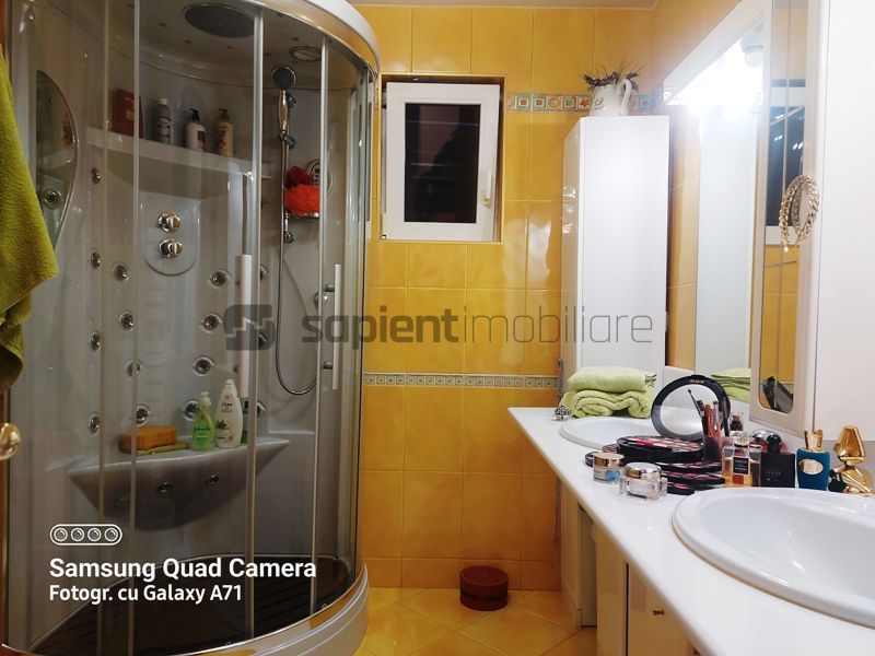Casa lux cu 5 camere in Rontau - Poză 10