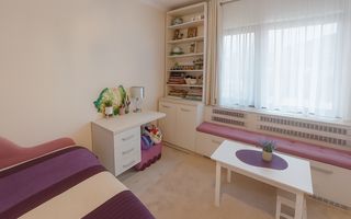 Proprietate Premium cu Două Case și Piscină în Hemeiuș - Poză 11