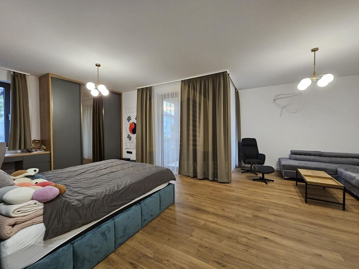 Vanzare  cladire cu 2 apartamente,  600 mp, garaje subterane, Andrei Muresanu - Poză 20