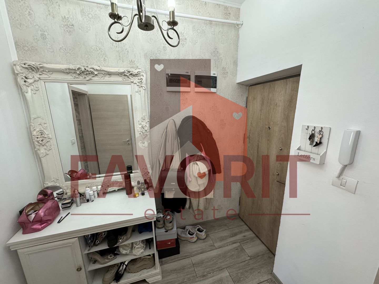 Mobilat si utilat. Pozitie excelenta. Villa construita in 2017 - Poză 5