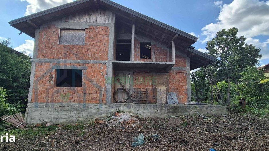 Casă la roșu cu teren 450 mp – Strada Strugurilor, Iași - Poză 3