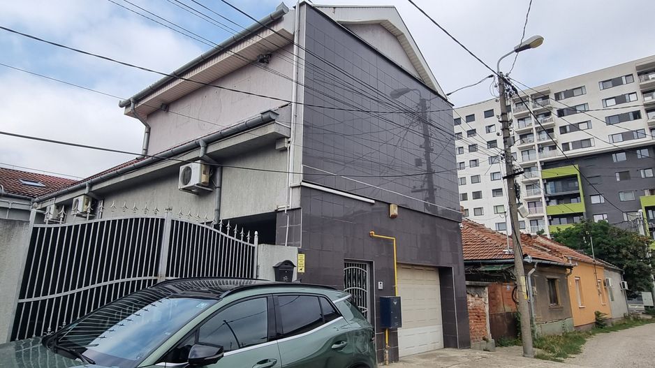 Casă P+M, 4 camere, str Lebedei, singur in curte - 600 E. Comision 0 - Poză 1