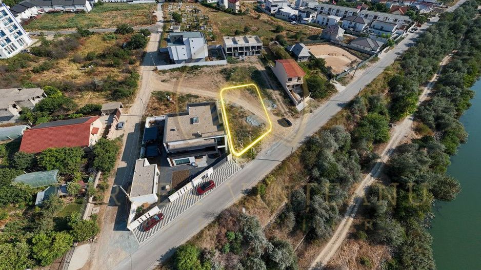 Mamaia Nord - Teren intravilan in suprafata 450 mp pe malul canalului - Poză 3
