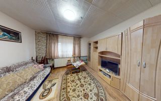 Casă de vânzare în Sânpetru Vechi - singur în curte, garaj, foișor - Poză 5