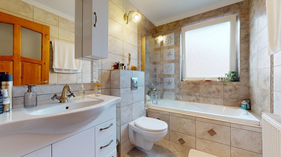 Casa cu 4 camere,237mp,zona strada Lunga - Poză 20