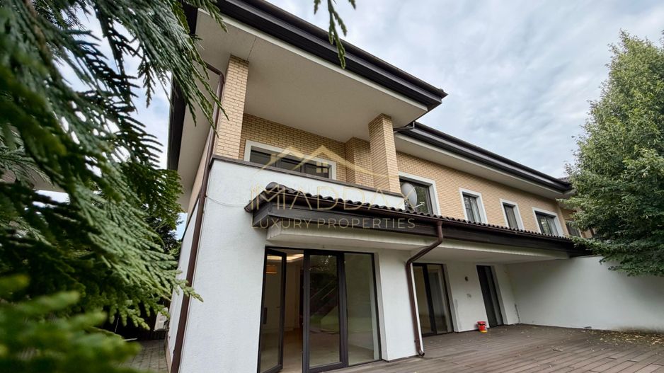Vila cu 9 camere *900 teren* & piscina privata // Pipera - Poză 50