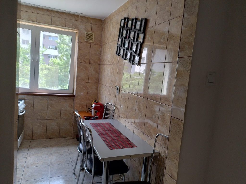Vand apartament 2 camere - Poză 1