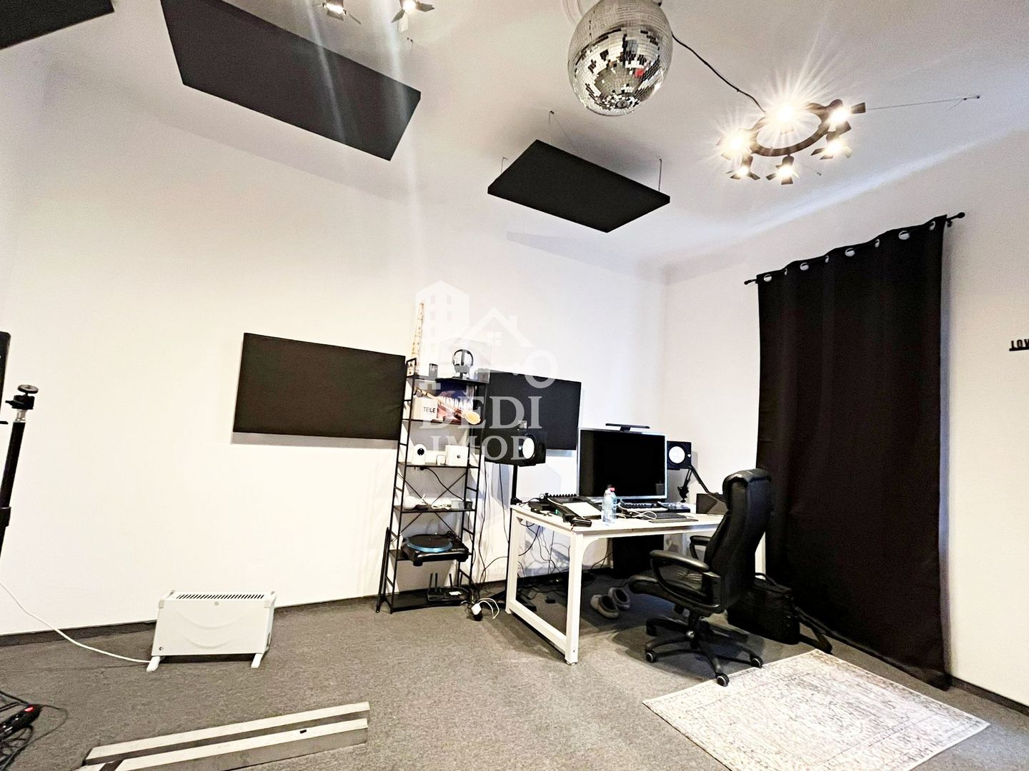 Spatiu de inchiriat central in zona Decebal, Oradea - Poză 2