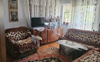 Apartament cu 3 camere zona Centru/Bazar ~ etaj 3 ~ cu imbunatatiri - Poză 1