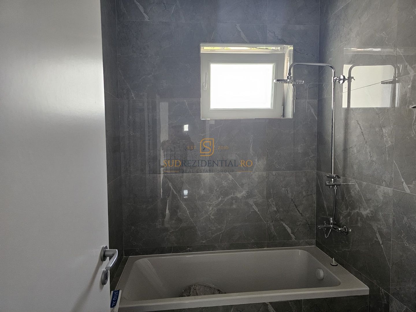 Apartament decomandat 3 camere, disponibil imediat, etaj 2/10 - Poză 11