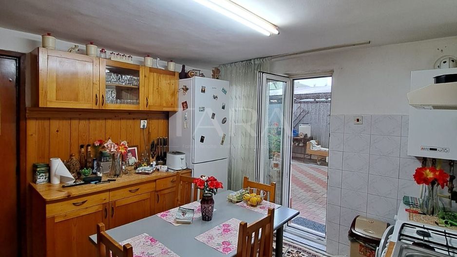 Casă cu 5 camere, zonă semicentrală, ideală pentru locuință sau birou. - Poză 4
