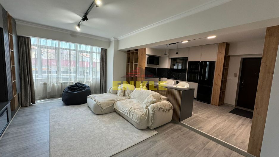 De vânzare – Apartament 4 camere, 102 mp, zona Bazar - Poză 2