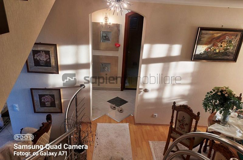Casa lux cu 5 camere in Rontau - Poză 18