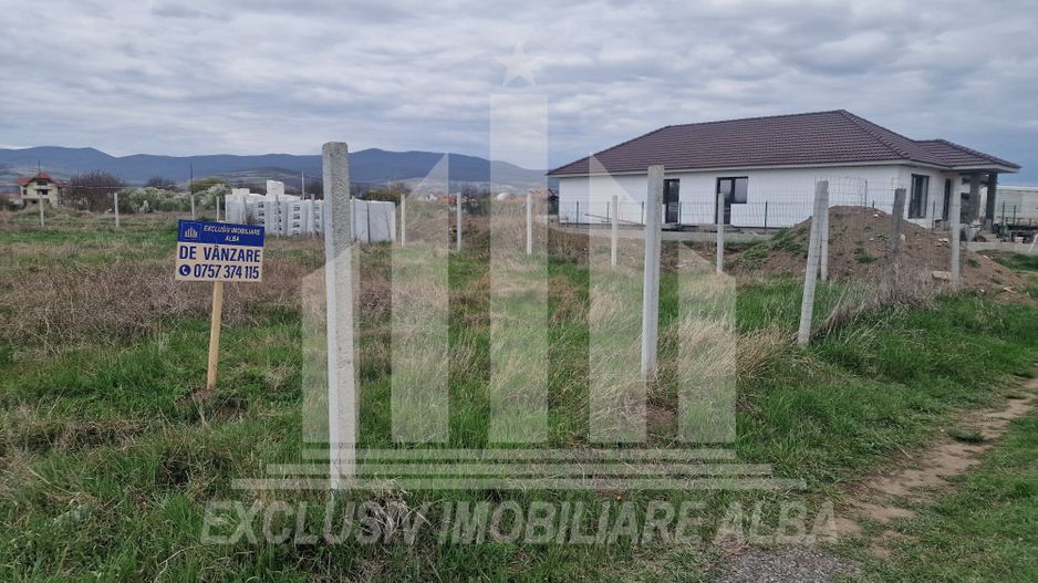 Teren intravilan cu suprafata de 446mp in Partos, Alba Iulia - Poză 1