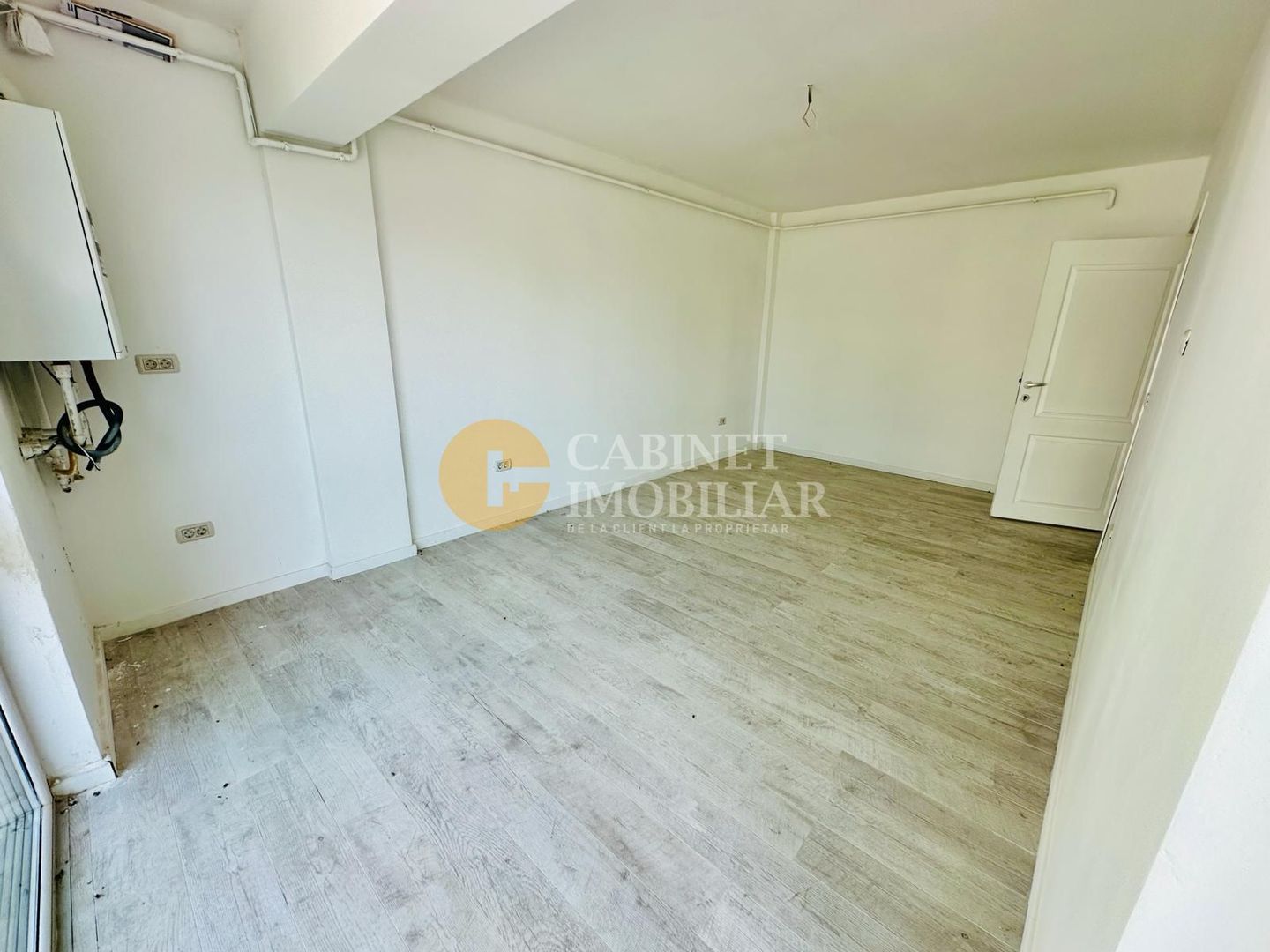 Apartament cu  2 Camere Decomandat- Bloc Nou - Zona Nicolina-Cug - Poză 4