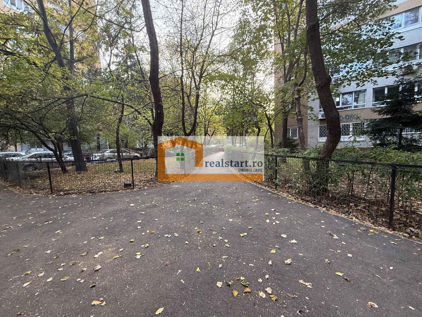 Bloc anvelopat, Romancierilor, toate instalatiile noi, 2 lifturi - Poză 24