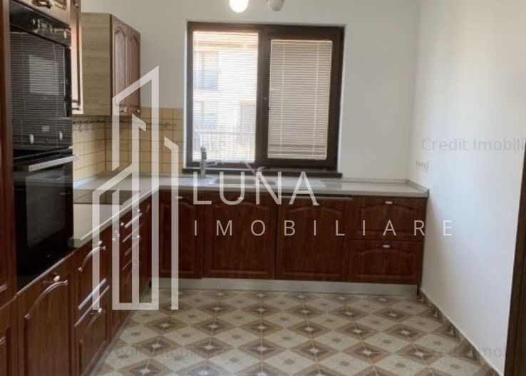 Inchiriez casă modernă în Ghimbav 2 nivele, curte proprie - Poză 4