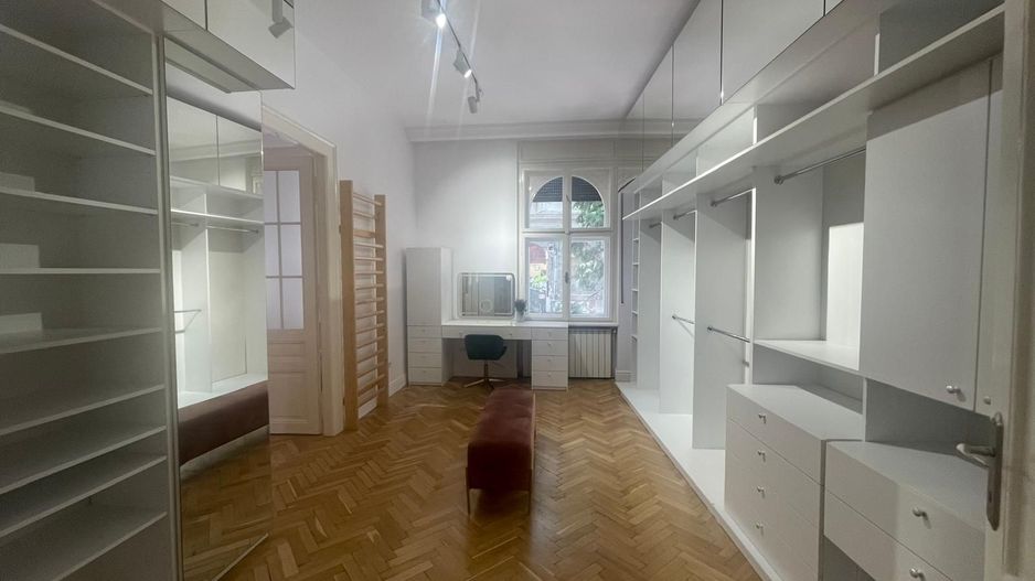 Apartament de lux în inima Oradiei – locație premium lângă Gojdu - Poză 9