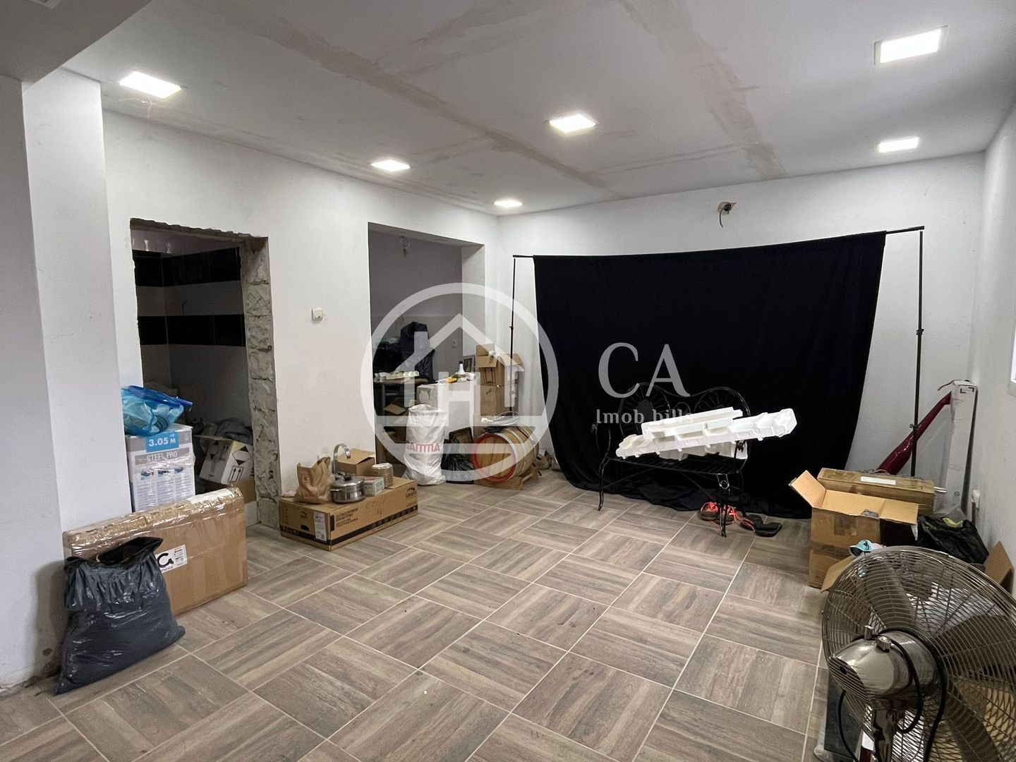 Casa de vanzare D+P+E+M cu 5 camere în Livada De Bihor - Poză 1