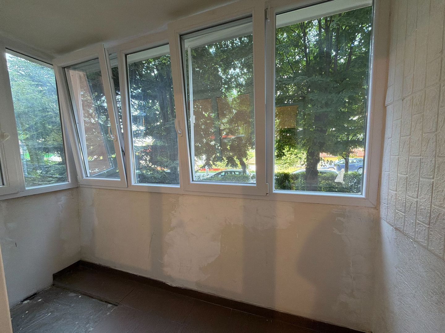 Apartament cu 3 camere decomandat 72 M² cu balcon și pivniță - Poză 17