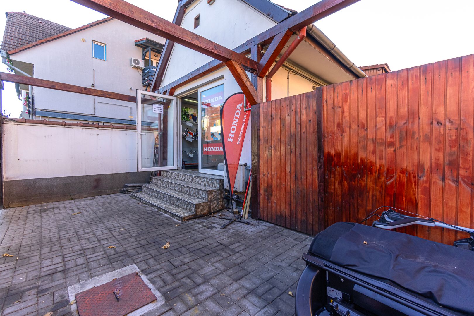 Proprietate mixtă Brașov | Spațiu comercial + locuință | 0% - Poză 7