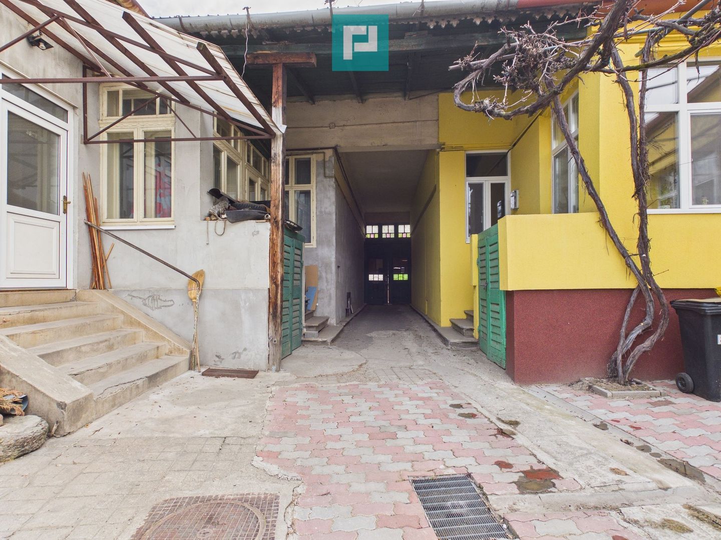 Apartament la curte comună în Aradul Nou - Poză 5