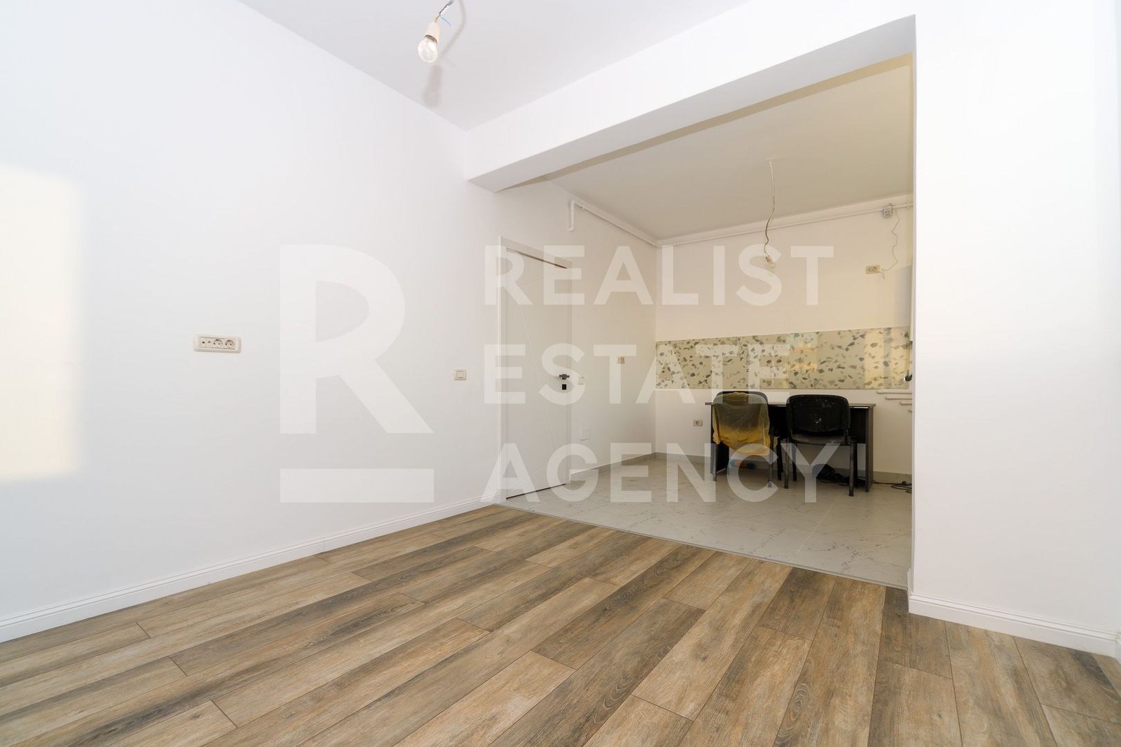 Vânzare, apartament, 4 camere, zona Giulești - Poză 3