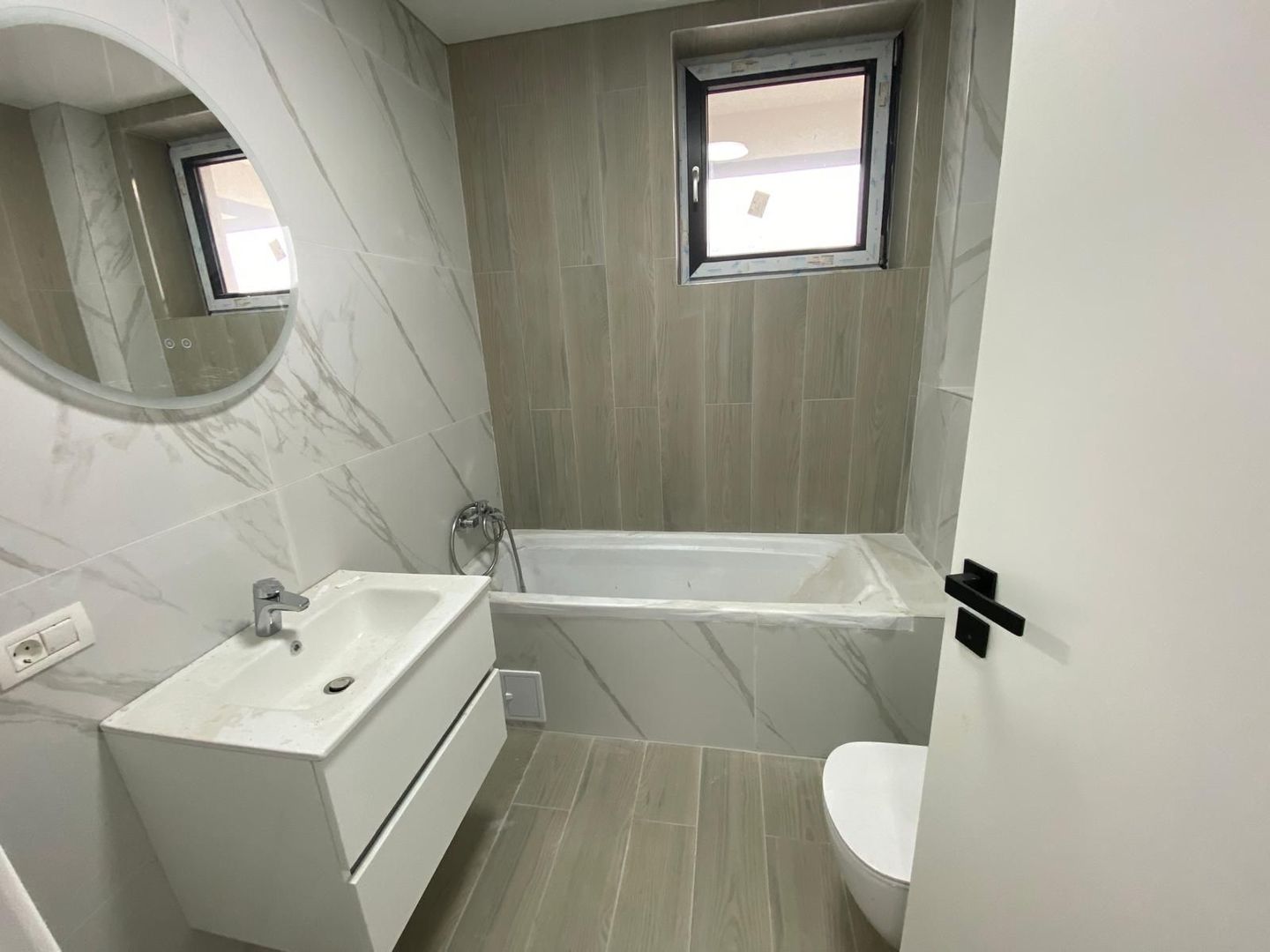 Apartament 3 camere de Vanzare Crangasi - Poză 2