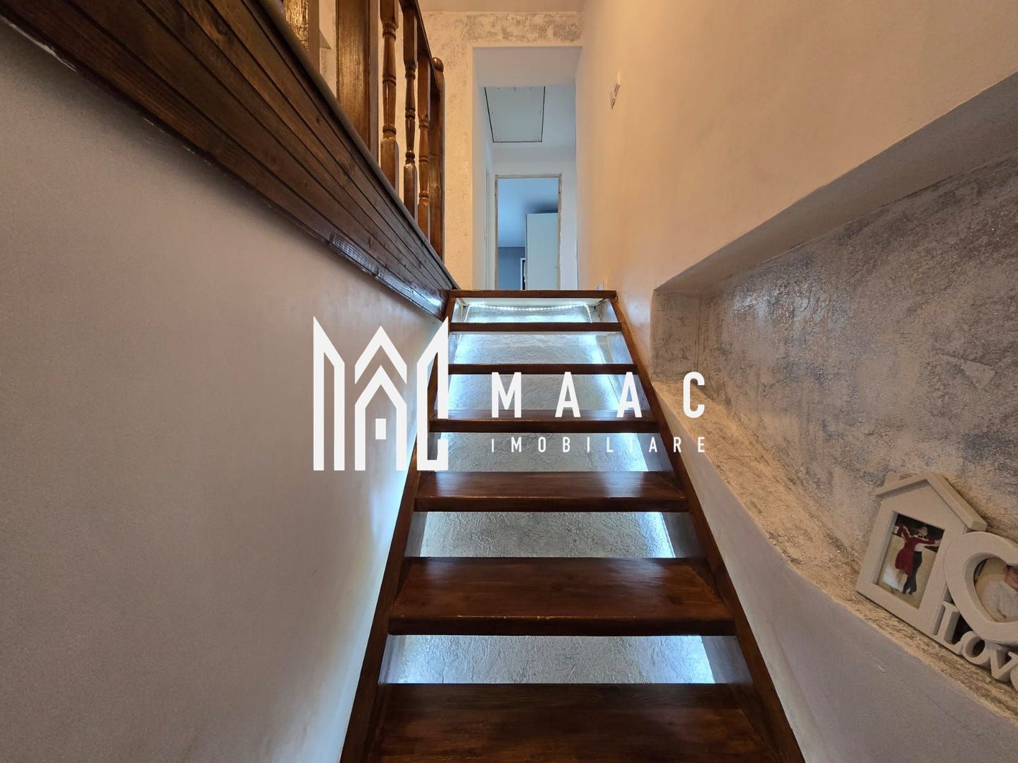 Casa 7 camere 3 bai 2 intrari Zona Garii - Poză 4