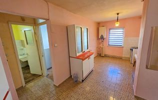 Apartament 2 camere, decomandat, etaj 2, Cetate, zona Kaufland