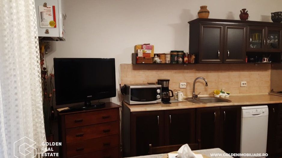 Casa mare, cu 4 apartamente a cate 1, 2, 3 și 4 camere fiecare - Poză 10