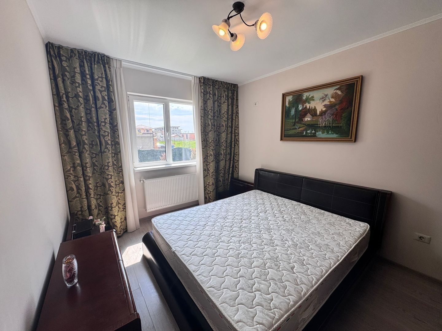 AP. 2 CAMERE, - CURTE 70 MP, BUCATARIE INCHISA, PARCARE INCLUSA, LIBER - Poză 5