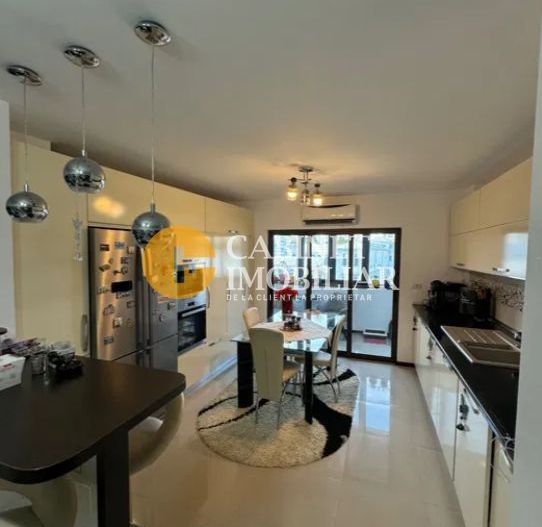 Copou - 4 camere - 107mp - garaj - etaj intermediar - Poză 2