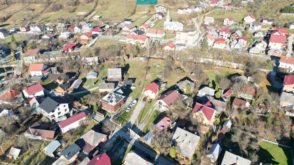 Casă de lemn, cu teren în Borșa - Poză 7