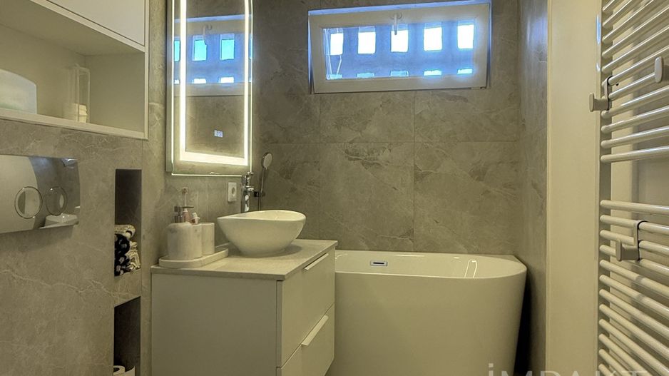 Apartament deosebit cu 4 camere decomandat si garaj in Andrei Muresanu - Poză 10