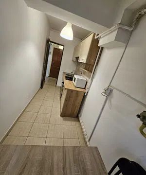 GARSONIERA DECOMANDATA MOBILATA SI UTILATA COMPLET CENTRALA TERMICA BLOC 1995 - Poză 3