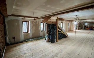 CASA SASEASCA comuna VULCAN,zona foarte buna,teren 3000 mp - Poză 27