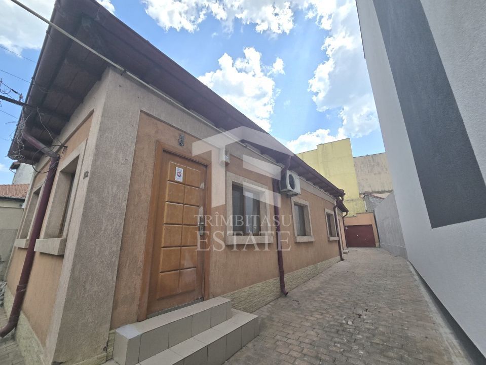 CENTRU- Casa ideala pentru birouri | studio | cabinet | gaz | curte - Poză 2