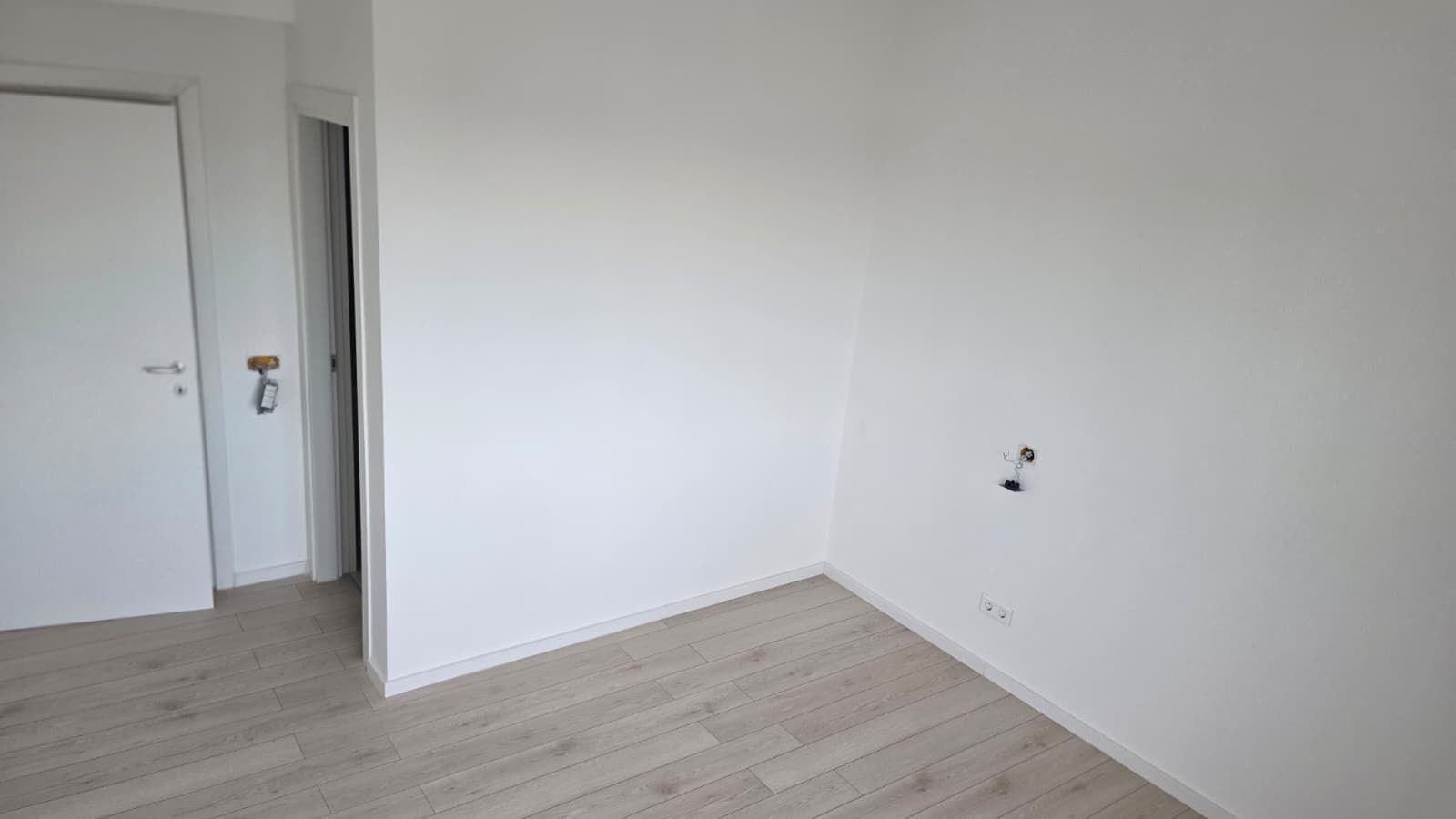 Apartament 3 camere și loc de parcare - Poză 21