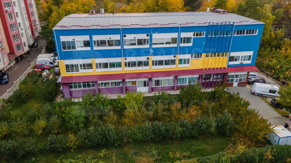 Chirie, spațiu industrial, 3000 mp, str. Sprîncenoaia, Centru - Poză 1