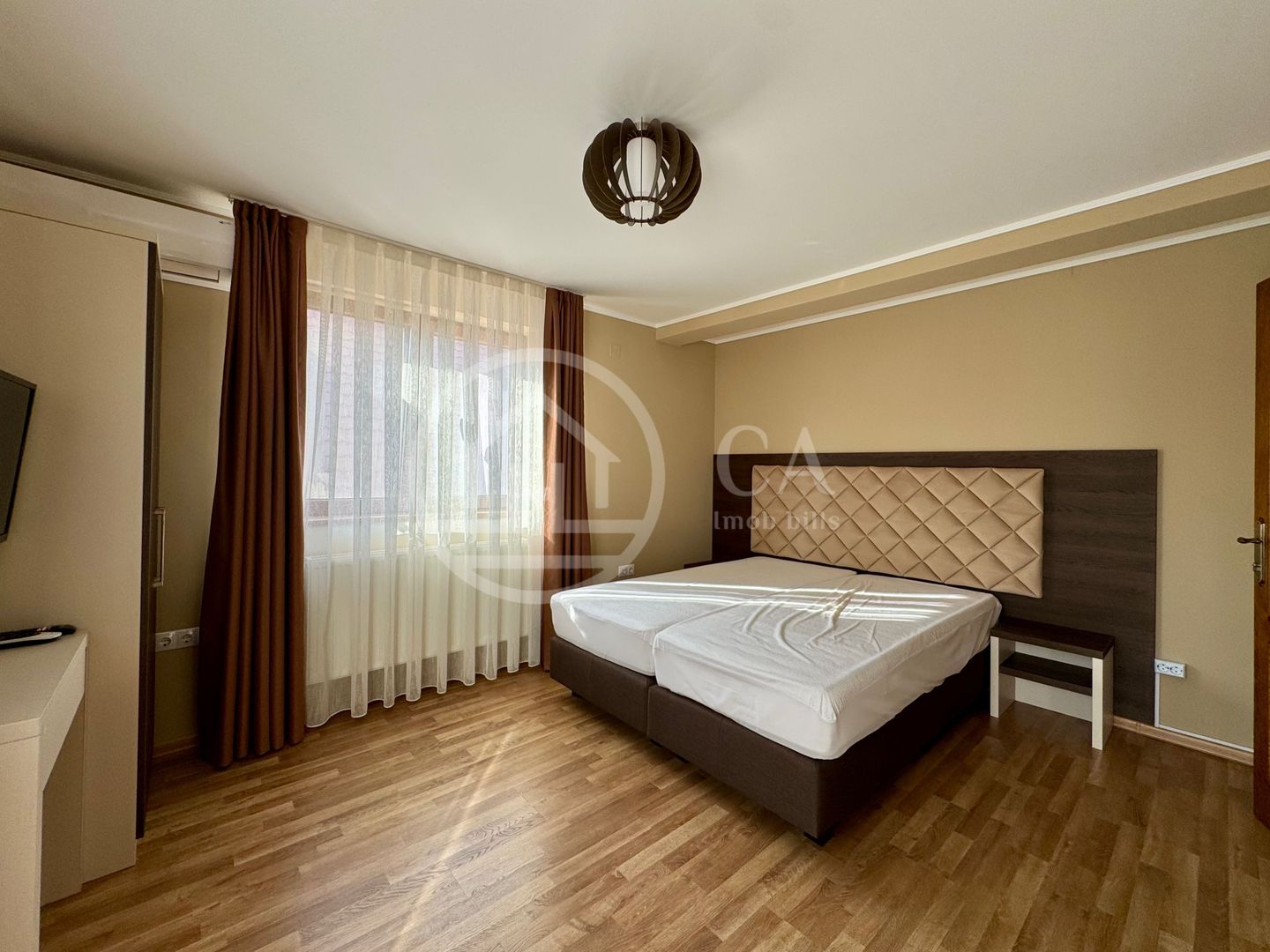 Casă de vânzare cu 5 camere in Sânmartin, Bihor - Poză 4