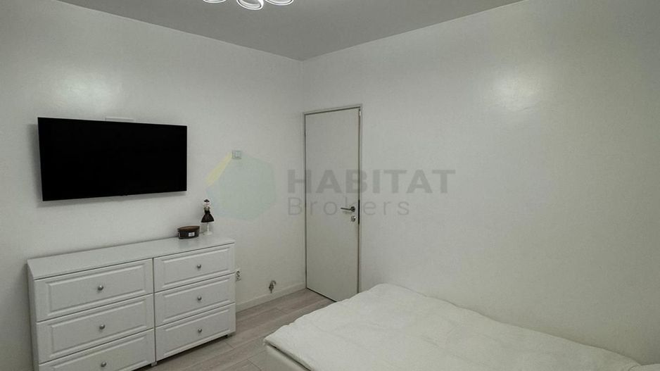 3 camere Mega Mall mobilat si utilat modern - Poză 8