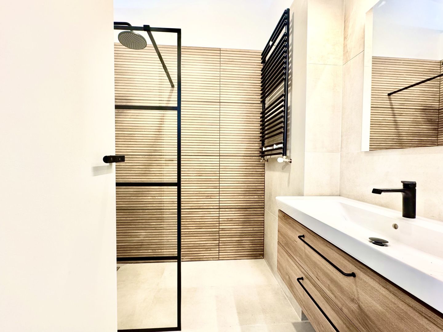 Apartament 2 camere, primitor si cochet, prima închiriere, Piața Maria - Poză 19