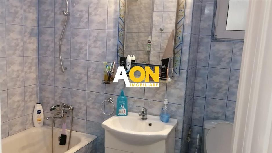 De inchiriat apartament 3 camere  zona Cetatea Alba Carolina - Poză 9