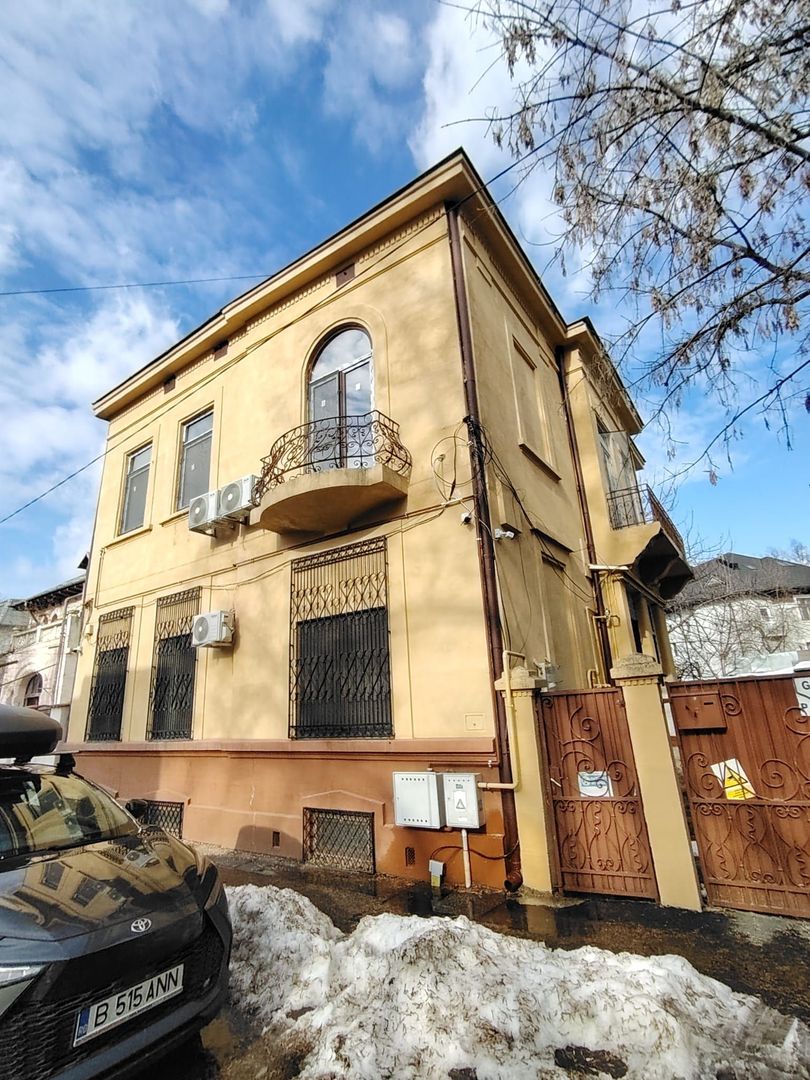 Apartament in vila | 6 camere | Demisol + Parter | Cartierul Armenesc - Poză 1