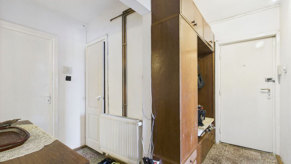 Apartament cu 3 camere, decomandat în Dâmbovița - Poză 4